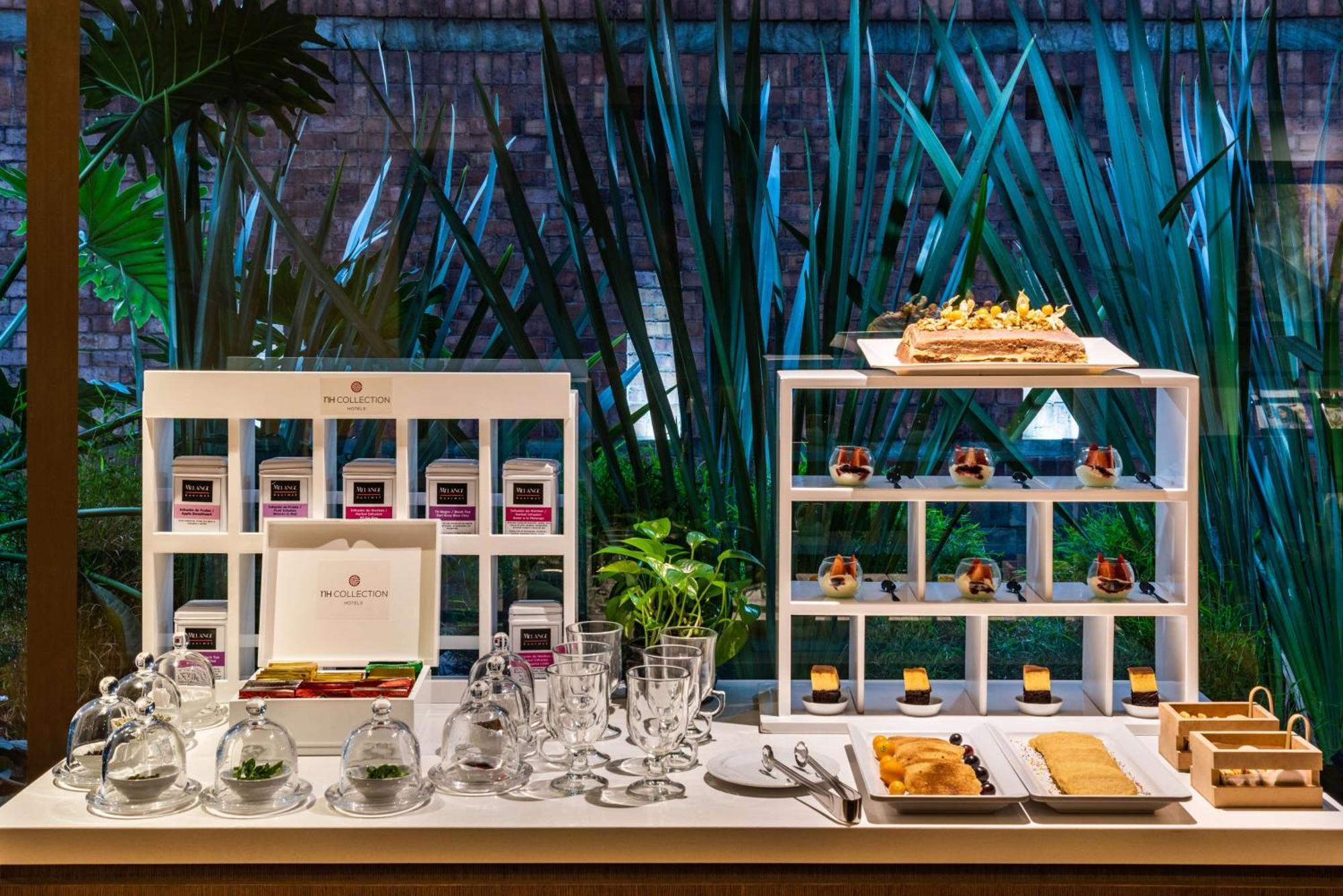 Hotel NH Collection Bogota Andino Royal Esterno foto A buffet at a hotel