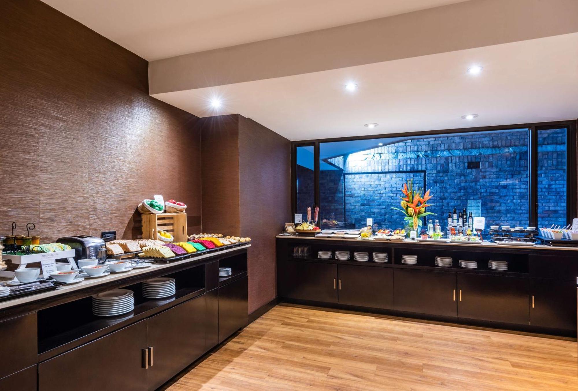 Hotel NH Collection Bogota Andino Royal Esterno foto The lounge at the airport