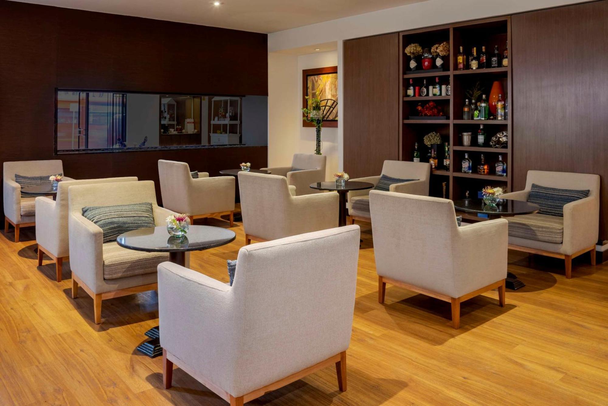 Hotel NH Collection Bogota Andino Royal Esterno foto The lounge at the airport