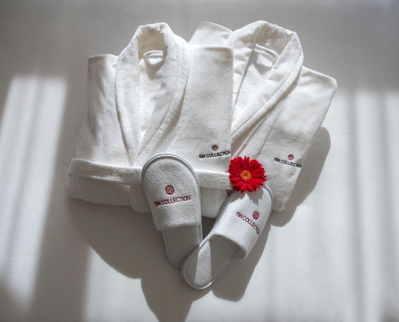 Hotel NH Collection Bogota Andino Royal Esterno foto A bathrobe and slippers